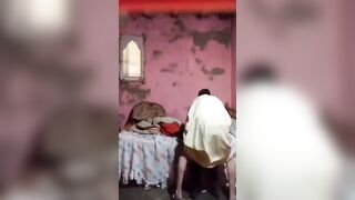 Muslim sasur apni bahu ki chut chodte hue