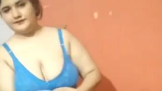 Chubby Paki girl ki sexy nangi video bf ne banayi