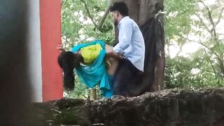 Outdoor mein college girl ki doggy style chudai