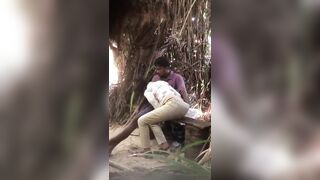 Park mein blowjob de rahi hai desi college girl