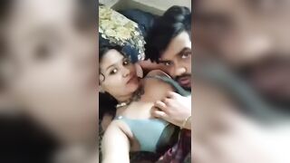 Bhabhi ki boobs suck karke lund chuswaya devar ne