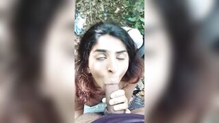 Jungle mein blowjob deti hui college girl