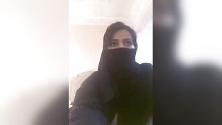 Pakistani Muslim teen apni big boobs dabati hui