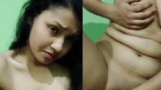 Indian college girl boobs daba kar fingering karti hui