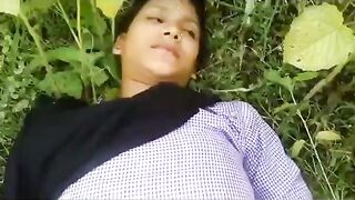 Desi village girl Kavya ki outdoor sex mms